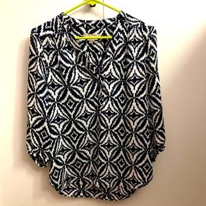 Banana Republic geometric print top-fit like small